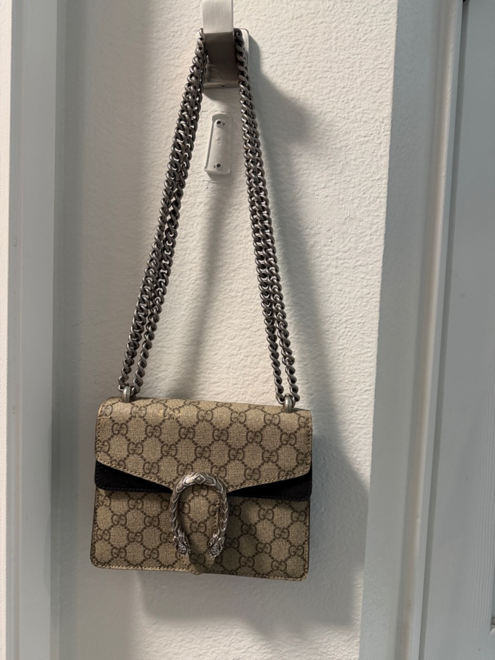 Gucci Dionysus Beige Monogram Shoulder Bag with Silver Chain - Picture 9 of 12